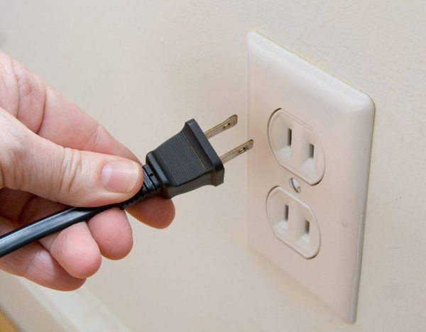 Ngắt nguồn điện và nguồn cấp nước trước khi thực hiện