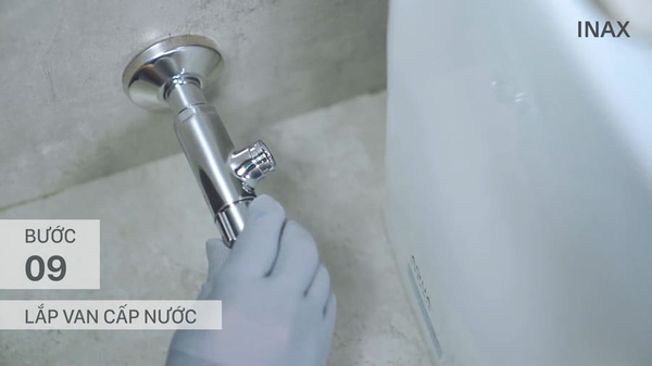 Kết nối nguồn nước cho bồn cầu thông minh 