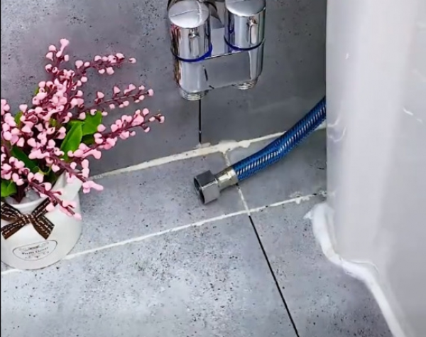 Nếu van kh&oacute;a bị hỏng cũng dẫn đến t&igrave;nh trạng bồn cầu toto kh&ocirc;ng bơm 